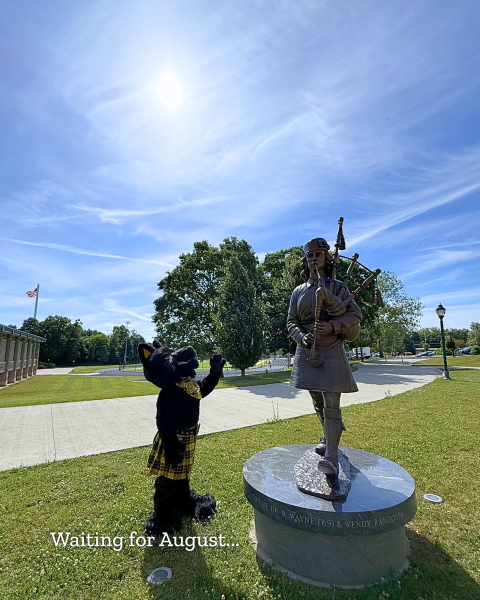 WoosterEdu's tweet photo. Patiently waiting for August so we can see all of your faces again. ๐ฅน๐ค๐พ
#Summertime #GoScots #Archie https://t.co/eWop0yLp5Z