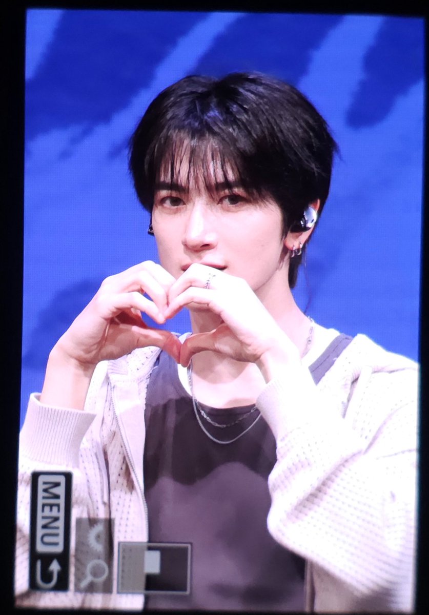 BeMyStar0828's tweet photo. 260708
pre
#트렌드지 #TRENDZ #YOONWOO #윤우 #dD #이충현 https://t.co/Fy8tcSmJuw