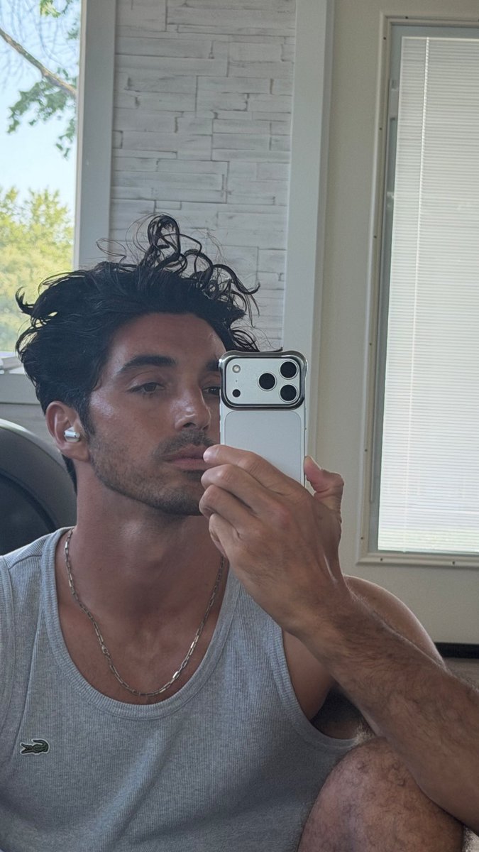 havanaliu's tweet photo. sweaty post-workout tzp all over my timeline THANK GOD. we are so back https://t.co/c1JnNuF0m8