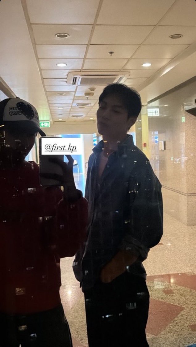 FirstKhaoFR's tweet photo. 🐈 — UPDATE STORY INSTAGRAM 

Khaotung a publié une photo avec First dans sa story Instagram (@/khaotungg) 🧡🤍

#Khaotungg #เด็กน้อยของขต
#FirstKhaotung #เฟิร์สข้าวตัง https://t.co/TTGPNBG2ei