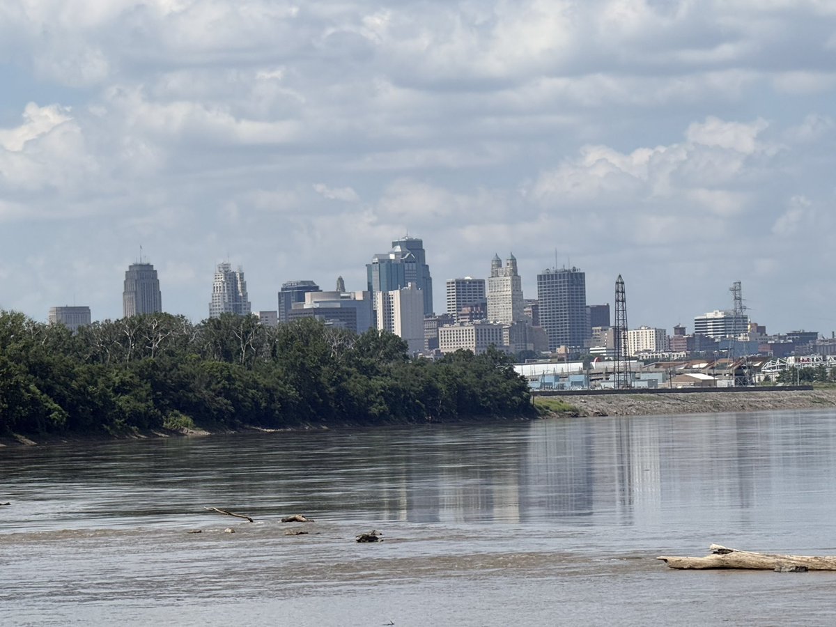 portkc's tweet photo. Here’s a look from earlier today at Riverfront Park in Kansas City, Missouri. #KC #MoRiver #kcmo #Missouri #PortKC https://t.co/R96z9surHr