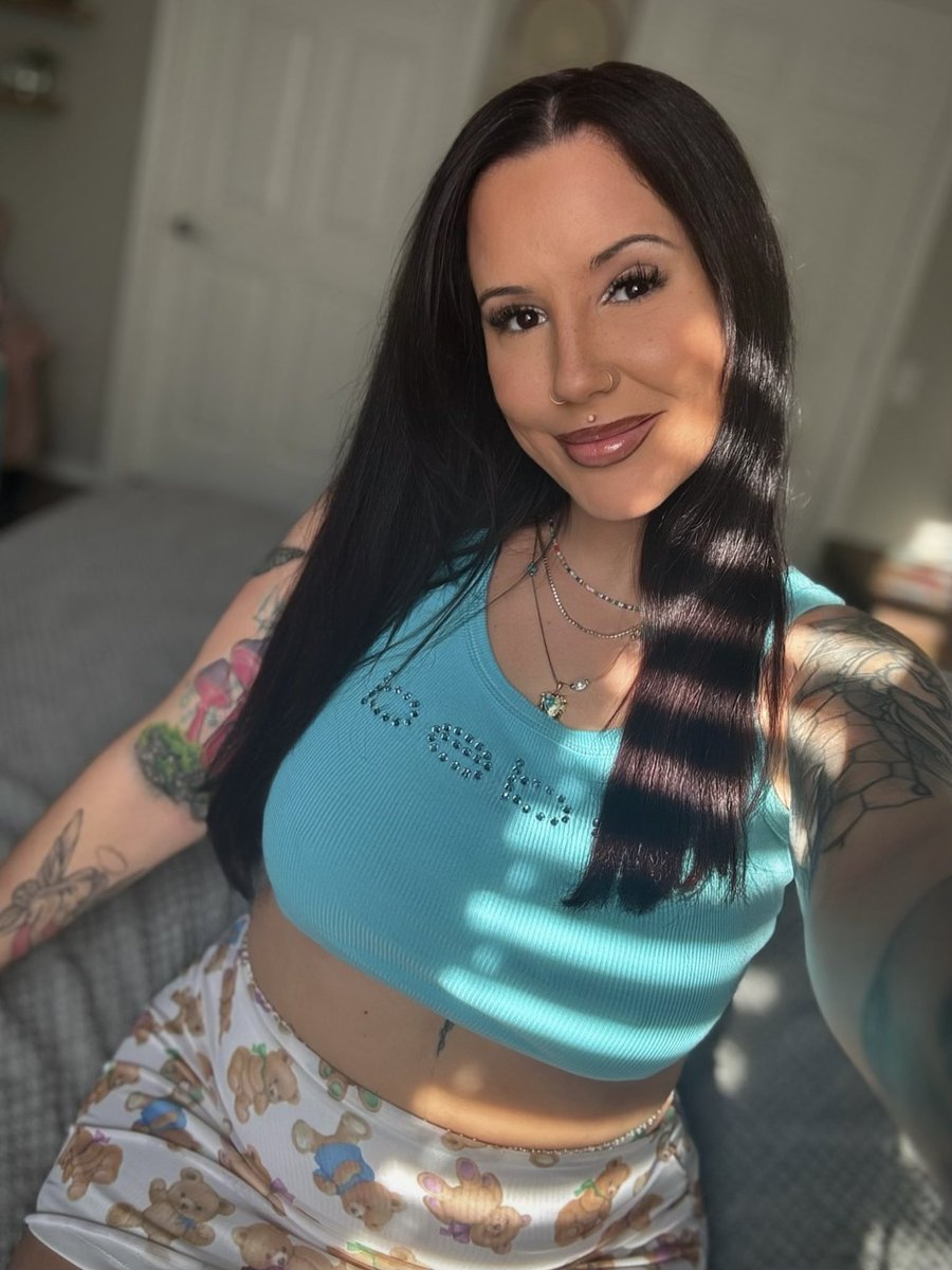 princessspiaxx's tweet photo. A Princess like me deserves obedient boys 🧸🩵 https://t.co/SvxVT5pwMT
