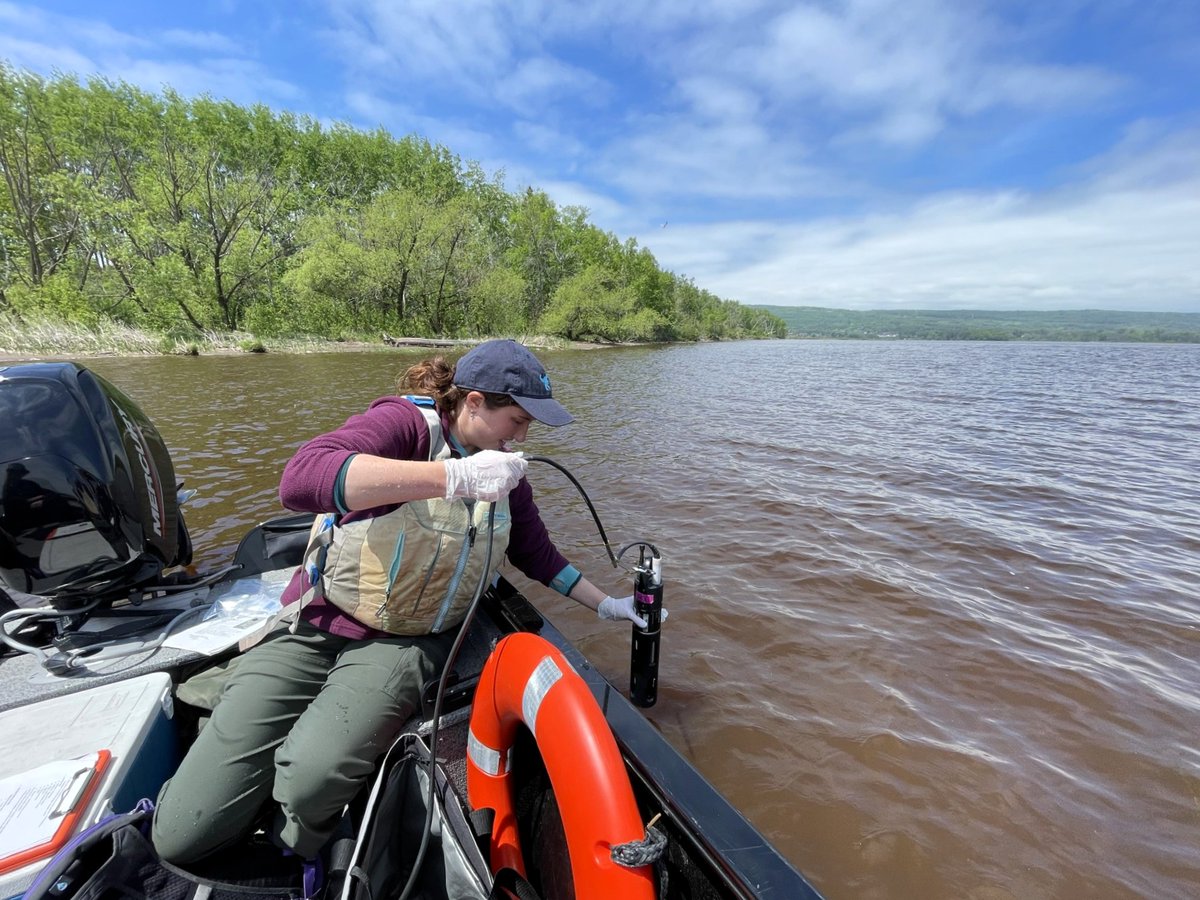 USGS_UMid's tweet photo. Understanding harmful algal blooms starts with getting your boots wet! Our team is back on Lake Superior for a second season of research for the Mixing Zones Harmful Algal Blooms project.

This June, our team collaborated with the Lake Superior National Estuarine Research Reserve, Rensselaer Polytechnic Institute, and the Burke Center for Ecosystem Research for hands-on training ahead of a busy field season.

From June through October, we're sampling in the St. Louis River Estuary (Superior, WI) and Siskiwit Harbor (Cornucopia, WI) to track changes in cyanobacteria populations and better understand their potential to produce toxins.

This kind of long-term, on-the-ground monitoring helps communities and resource managers spot harmful blooms early, protecting drinking water, fisheries, and everyone who relies on the Great Lakes.

📸 1: Olive Stern of Rensselaer Polytechnic Institute takes a measurement of pH, specific conductance, dissolved oxygen, and turbidity at Clough Island. 
📸 2: Addi Knoll of the Lake Superior Reserve captains the boat to Clough Island and Pat Perner of USGS leads the training in sampling methods at this site. 
📸 3: Graduate student Olive Stern of Rensselaer Polytechnic Institute and Pat Perner of USGS collect water samples at Allouez Bay in the St. Louis River Estuary. 
📸 4: Pat Perner of USGS demonstrates the programing of our ISCO autosampler to collaborators Matt Hudson, Rachel Ottinger, and Jack Frame from Burke Center for Ecosystem Research at Siskiwit Harbor in Cornucopia, WI. 

Credit: Anna Baker, USGS.

@LSNERR @RPI @BurkeCenterEco
#WaterScienceWednesday #LakeSuperior #HABs