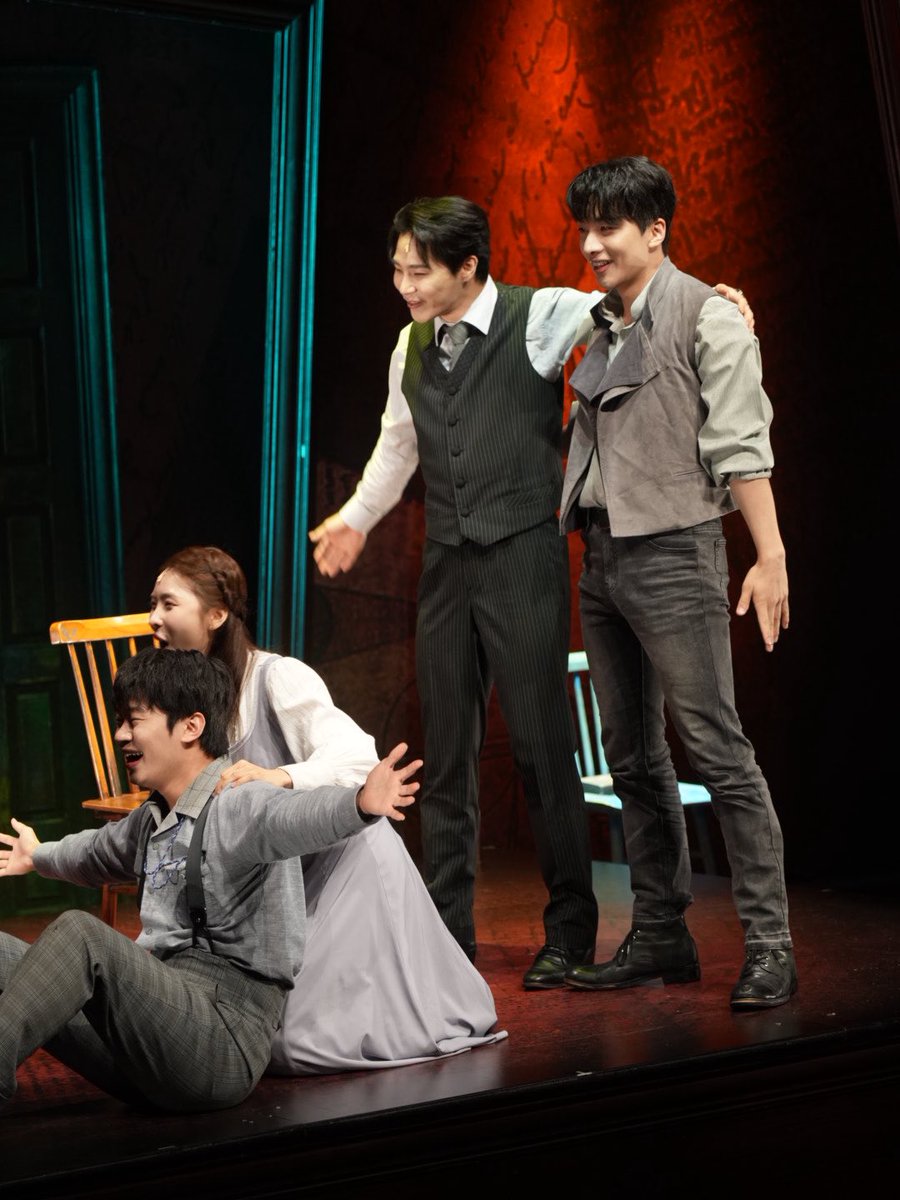 Lyn3215's tweet photo. #블랙메리포핀스 #링크아트센터벅스홀 
아직 #한스 #유태율 #박준형 #이재림 #정지우 메리를 기억해 메리편도 나와야 할 거 같은데 아직 한스편이였다니 잘못 예매했는데 스콜이라 좋음.. https://t.co/diYiOCONPR