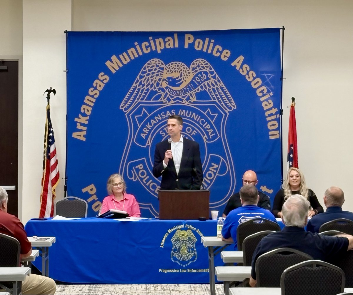 SenTomCotton's tweet photo. Thank you to the law enforcement officers who put their lives at risk to keep our communities safe.

Honored to speak at the Arkansas Municipal Police Association Convention today in Hot Springs. https://t.co/52K2a6kqTG