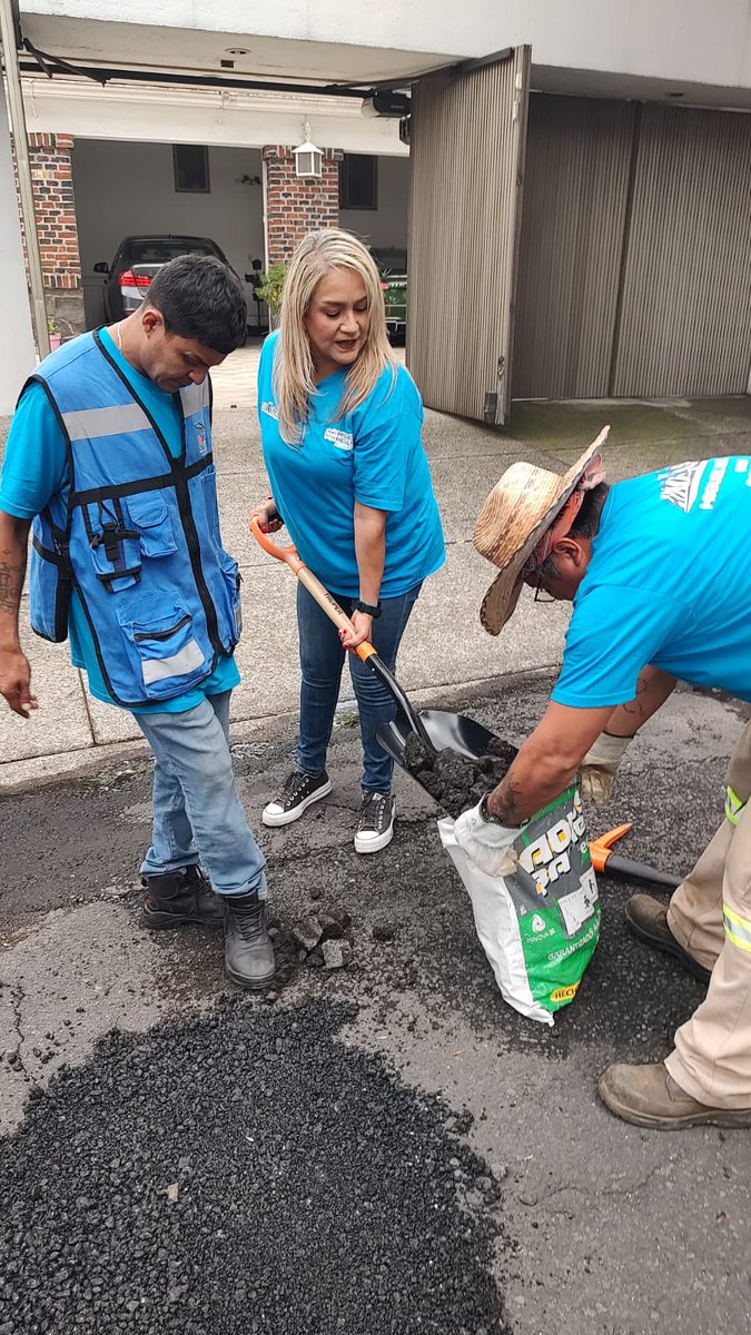 Carmen_14C's tweet photo. Con gusto y haciendo las cosas bien!!! Trabajando en equipo, tapando baches @mauriciotabe #AntibachesMH
#Antibaches2026
Porque aquí las cosas se hacen y se hacen bien!!! https://t.co/qEVGgIRAIe