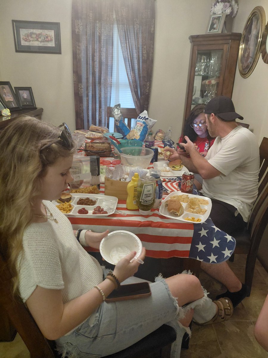 tlburks's tweet photo. 4th of July cookout https://t.co/jjMx5C3dqr