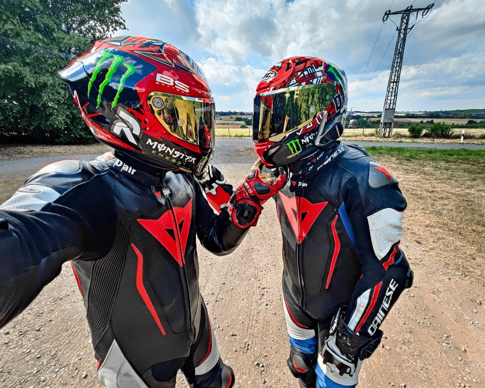 funingear's tweet photo. First ride with new helmet. Same nice model but different editions! https://t.co/EYOGIYo18q