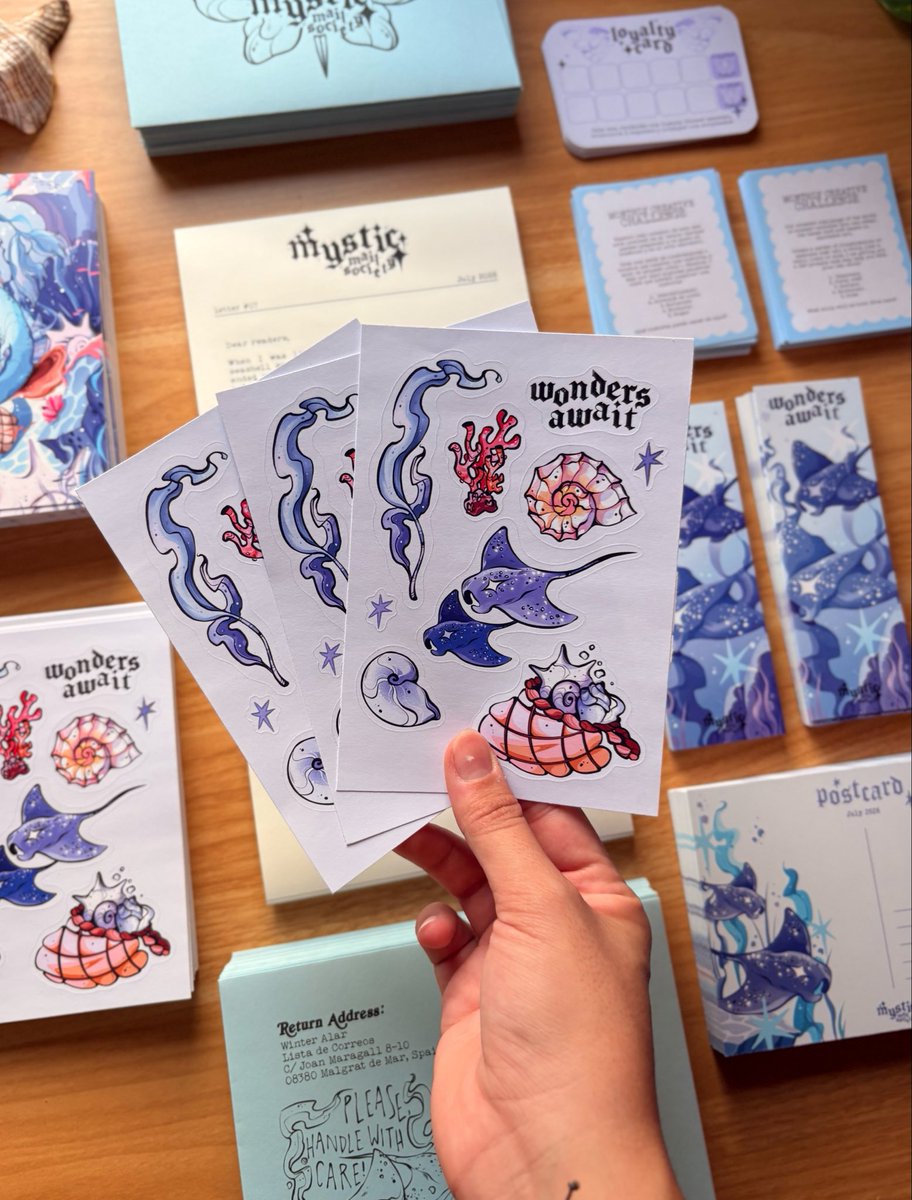 winteralar's tweet photo. ¿Sabes que si te suscribes a mi mail club recibes mensualmente un sobrecito con un montón de arte y cosas bonitas dentro? 🩵🐚🌊

https://t.co/0gJu6HqADw https://t.co/MZjeQfIrS3