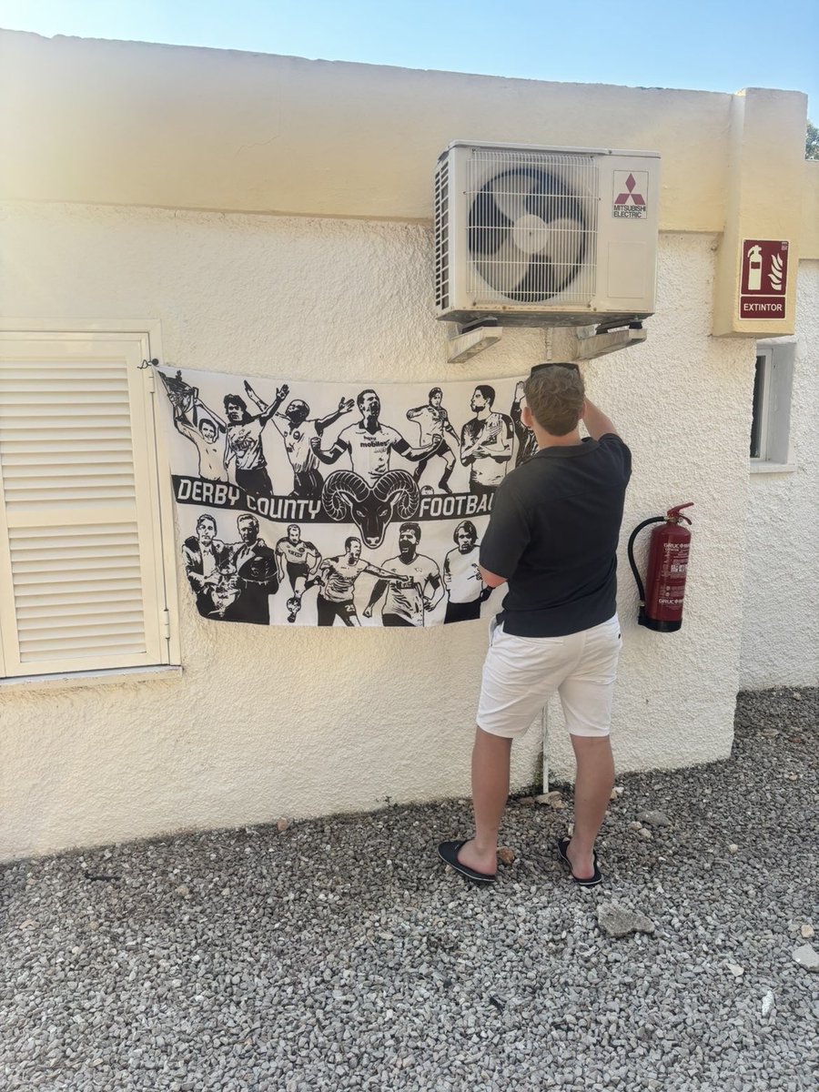 thorpy003's tweet photo. 🐏 in Mallorca 📍
Anyone got any pictures of Derby flags on holiday?
#derbycounty #dcfc https://t.co/SVWLk0FZvS