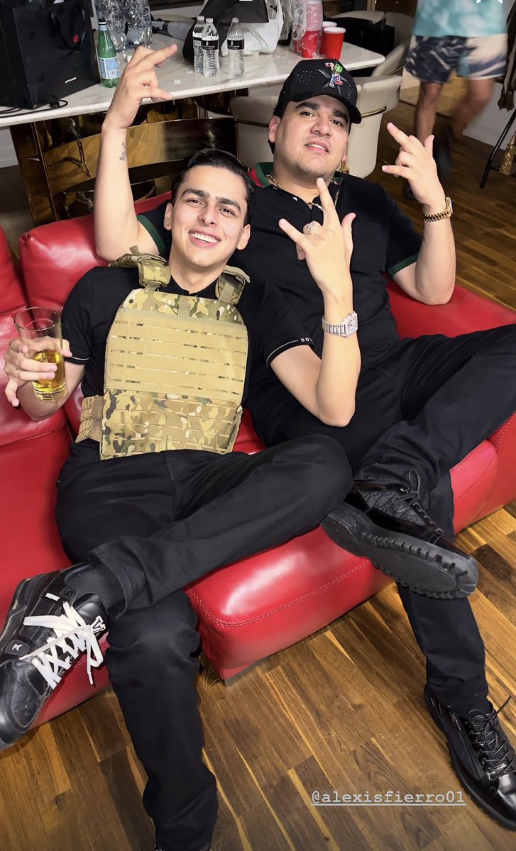 MONTANAxif's tweet photo. Que hdp peinado era ese le quedaba mejor ☹️ https://t.co/m4YAelSlqg