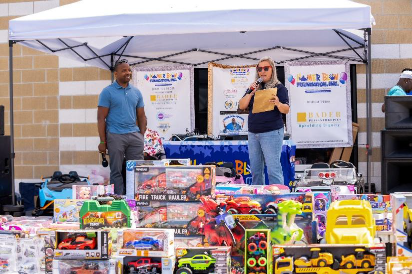 Spectrum_Gov's tweet photo. Homer Blow’s Annual Birthday Party for the Kids in Milwaukee, WI, is a community tradition rooted in connection. At the event, we presented digital devices to help expand digital opportunities for local families. Thank you to @SenatorDrake, Milwaukee Mayor @CavalierJohnson, and local leaders for joining us.