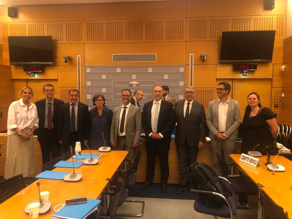 V_Riotton's tweet photo. La commission mixte paritaire sur la proposition de loi relative au sport professionnel est conclusive ! ✅
En tant que rapporteure sur le volet sport féminin, je me réjouis de cette nouvelle étape franchie avant le vote définitif à l’Assemblée nationale le 20 juillet. 🏃‍♀️🏅 https://t.co/9kksbOHhhD