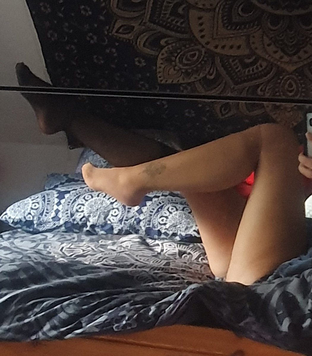ChristinaM4446's tweet photo. Welche Farbe gefällt euch am  besten?😈 sag gern Bescheid. Ihr wisst ja was schön wäre 💶 #feetfindom #nylonfetısh #nylon #nylonstrümpfe #nylonstrumpfhosen #zahlsklaven #paypig #paypigwanted #göttin #herrin #zahlsklave #geldherrin #getragene https://t.co/KgL00ZeyMk