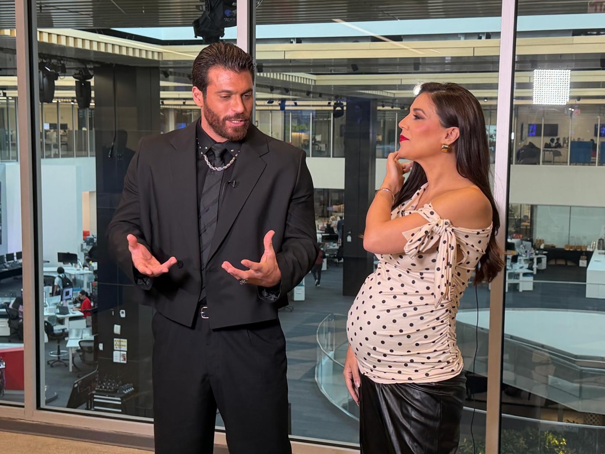 can_il_sole's tweet photo. post Ig @aylendeltoro altre interviste e partecipazioni a programmi tv oggi di #CanYaman a #Telemundo per la promozione di #ElTuerco🙂 https://t.co/LZ3PdtIDM0