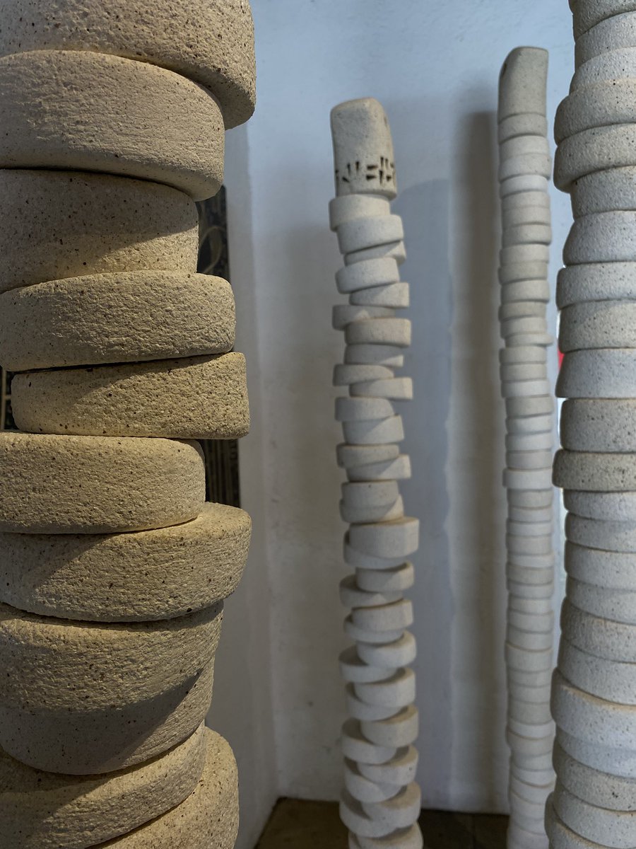 ArtedeOax's tweet photo. #ObraDisponible

Sahuaro (I, II, III, IV y V)
Cerámica de alta temperatura, base de metal
192-223 cm x 34 cm de diámetro
2025
Adán Paredes

Solo en Galería Arte de Oaxaca ~
📍Murguía 105, Centro Histórico, Oaxaca de Juárez.

#Oaxaca #Escultura #ArteContémporaneo #InteriorDesign https://t.co/NMaaw0gtm9