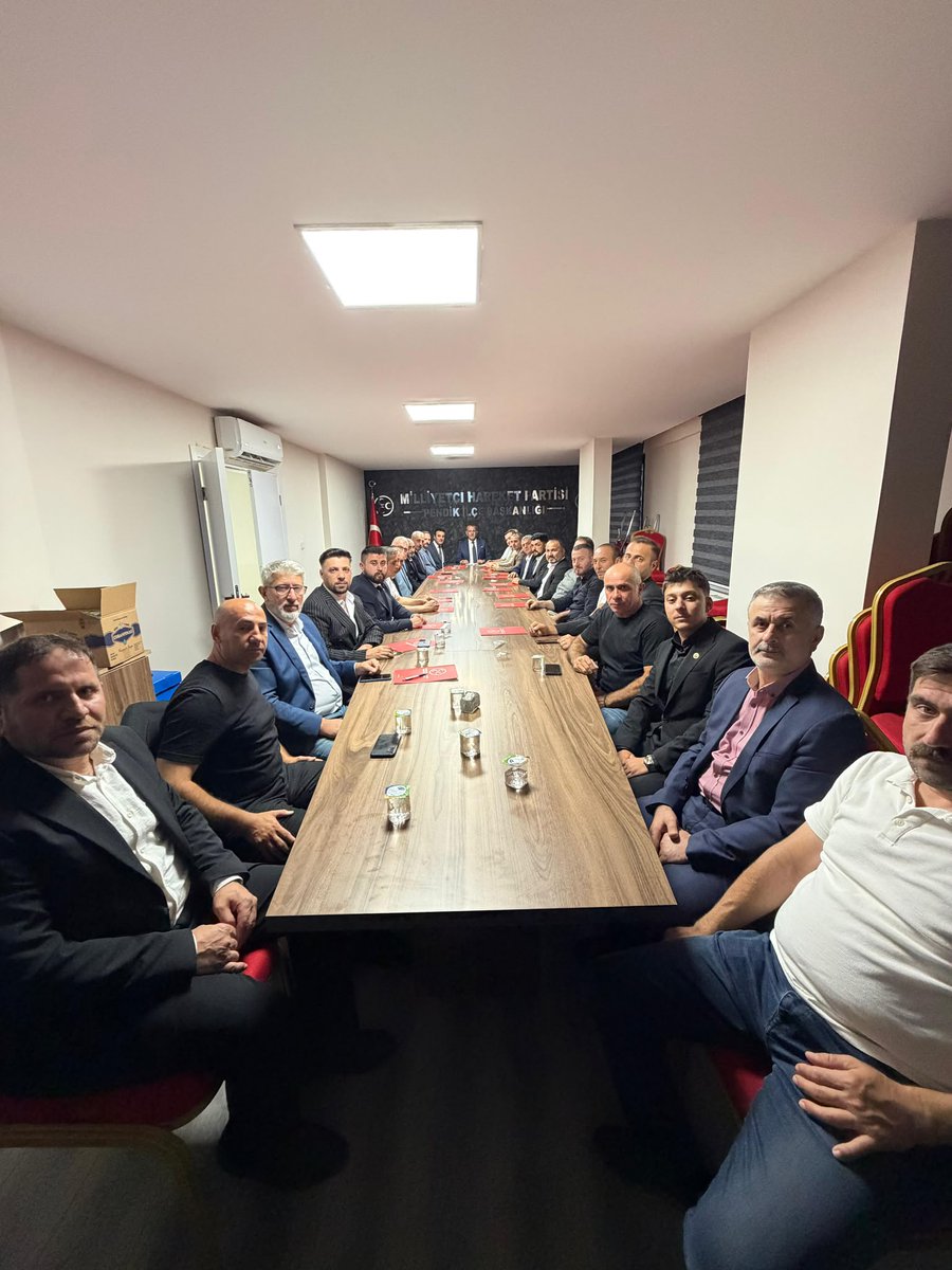 MHPpendik_'s tweet photo. İlçe Başkanımız Sn. Muharrem Kır’ın başkanlığında; Bölge Başkanlarımız ve Mahalle Başkanlarımızın katılımıyla istişare toplantımızı gerçekleştirdik.

Hayırlara vesile olsun Milliyetçi - Ülkücü hareket payidar olsun. https://t.co/d4QSs6bqXK