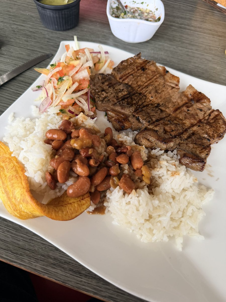 nometagee's tweet photo. Va a almorzar un macho https://t.co/r9cvfEKd4t
