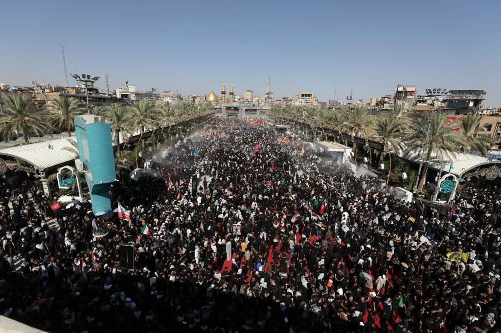 suoad_q's tweet photo. اين صدام ؟ اين الشاه ؟ اين قادة امريكا السابقين؟
 
اين من حاولو زرع الفتنة بين ايران والعراق 

هذا تشييع السيد علي الحسيني الخامنئ في العراق 
يجيب على كل الاسئلة . https://t.co/HHCQtZYTtQ
