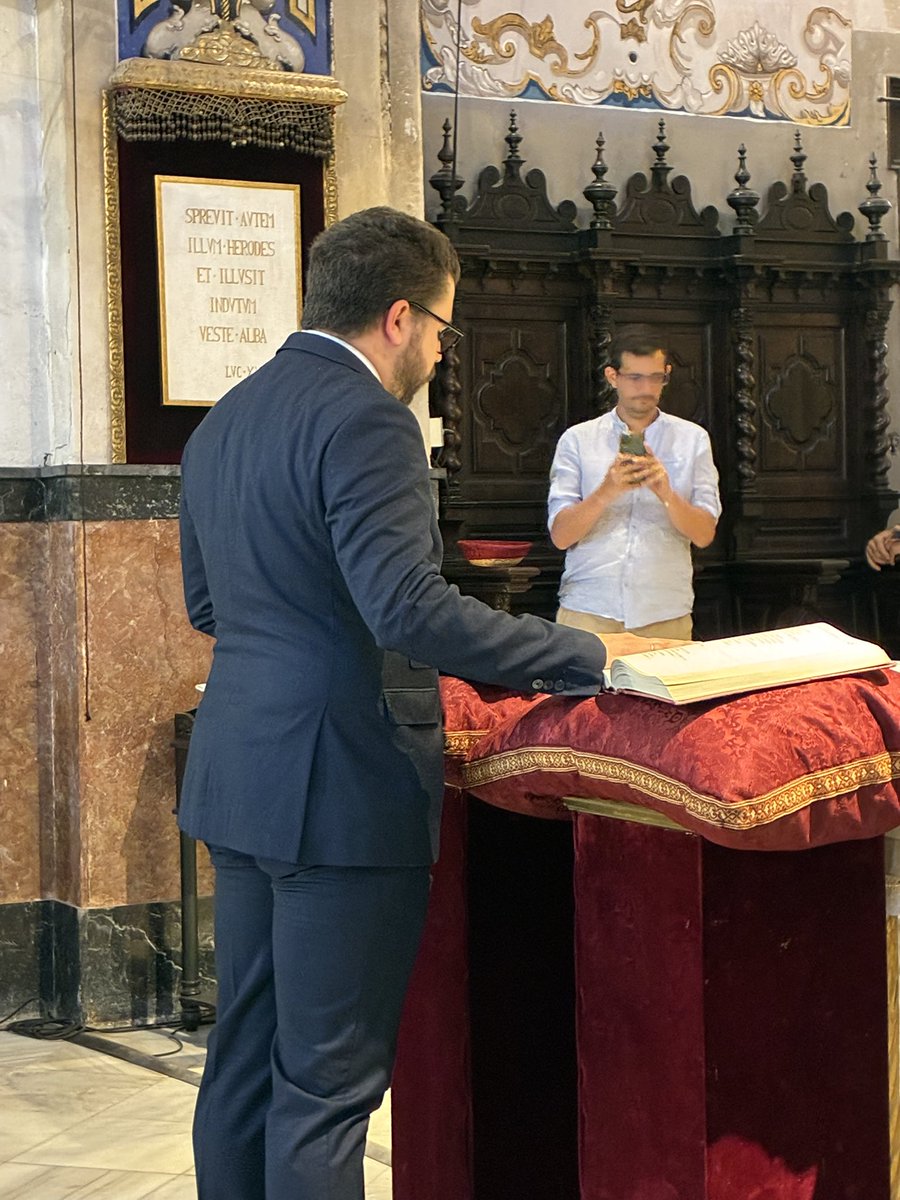 Hdad_Amargura's tweet photo. 𝐓𝐎𝐌𝐀 𝐃𝐄 𝐏𝐎𝐒𝐄𝐒𝐈𝐎́𝐍 | En el transcurso de una Eucaristía celebrada en la tarde de ayer, 7 de julio, tomó posesión de su cargo como Diputado de Formación N. H. D. Francisco Javier Garrido Hernández. https://t.co/rRJm91lYAH