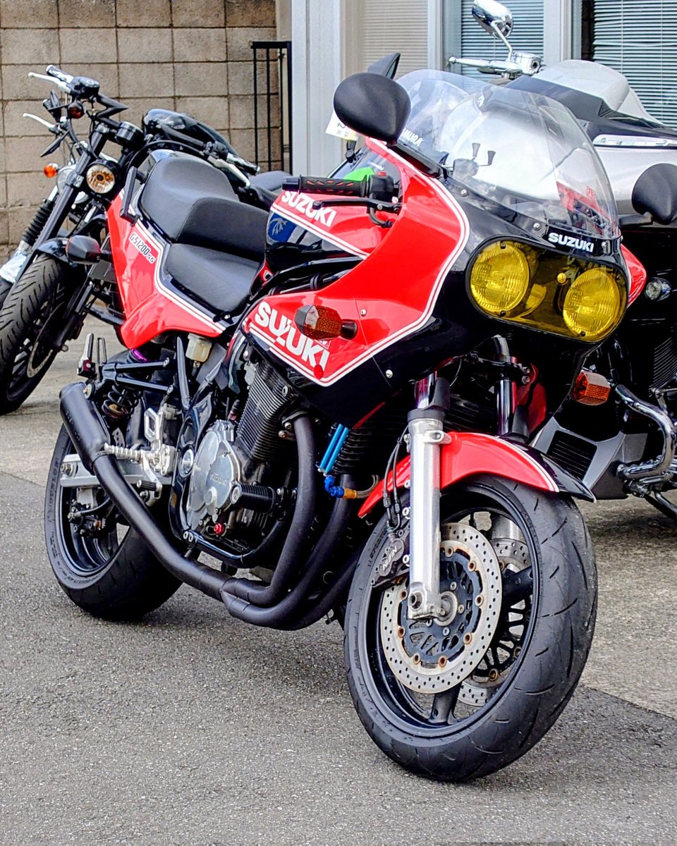 asallin's tweet photo. ここ10年くらいで乗ってたバイク達②

HD FLHRS RoadKing Custom
HONDA CBR1100XX SuperBlackbird
SUZUKI GS1200SS
HD FLSTN Softail Deluxe https://t.co/ZTgbtKWEFn
