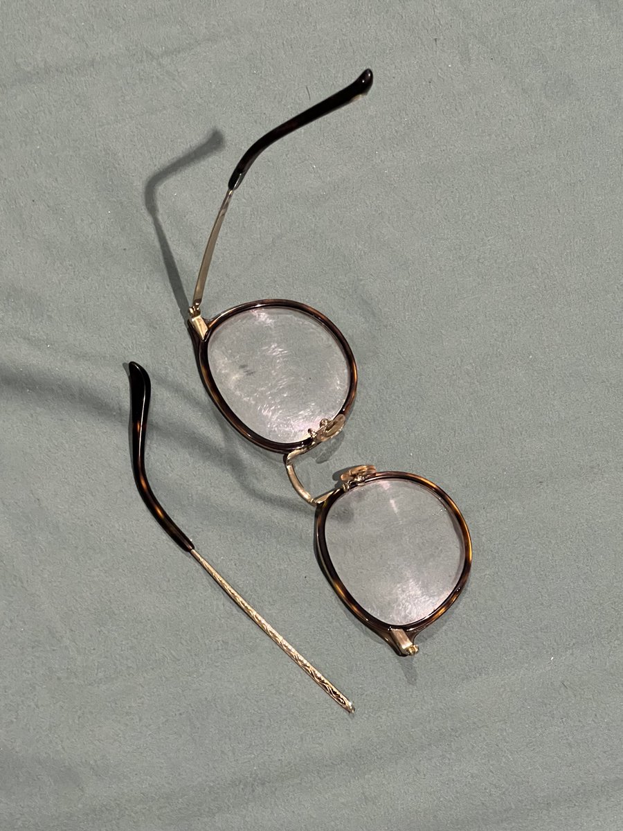 tobylovesmatcha's tweet photo. And my glasses broke the day after🤡🤡🤡 https://t.co/tc1LMmlyQS