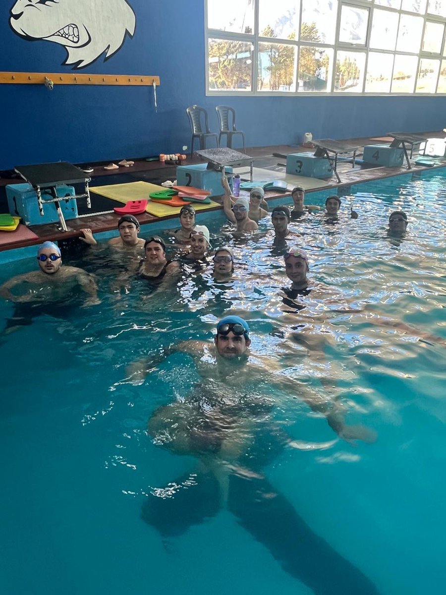 UnpsjbEsquel's tweet photo. Durante el semestre, más de 200 estudiantes de la Sede Esquel de la Universidad Nacional de la Patagonia San Juan Bosco participaron de las propuestas deportivas impulsadas por el Área de Deportes.
Las actividades: natación, gimnasio, kendo, vóley, futsal, handball y hockey. https://t.co/quYociuyMG
