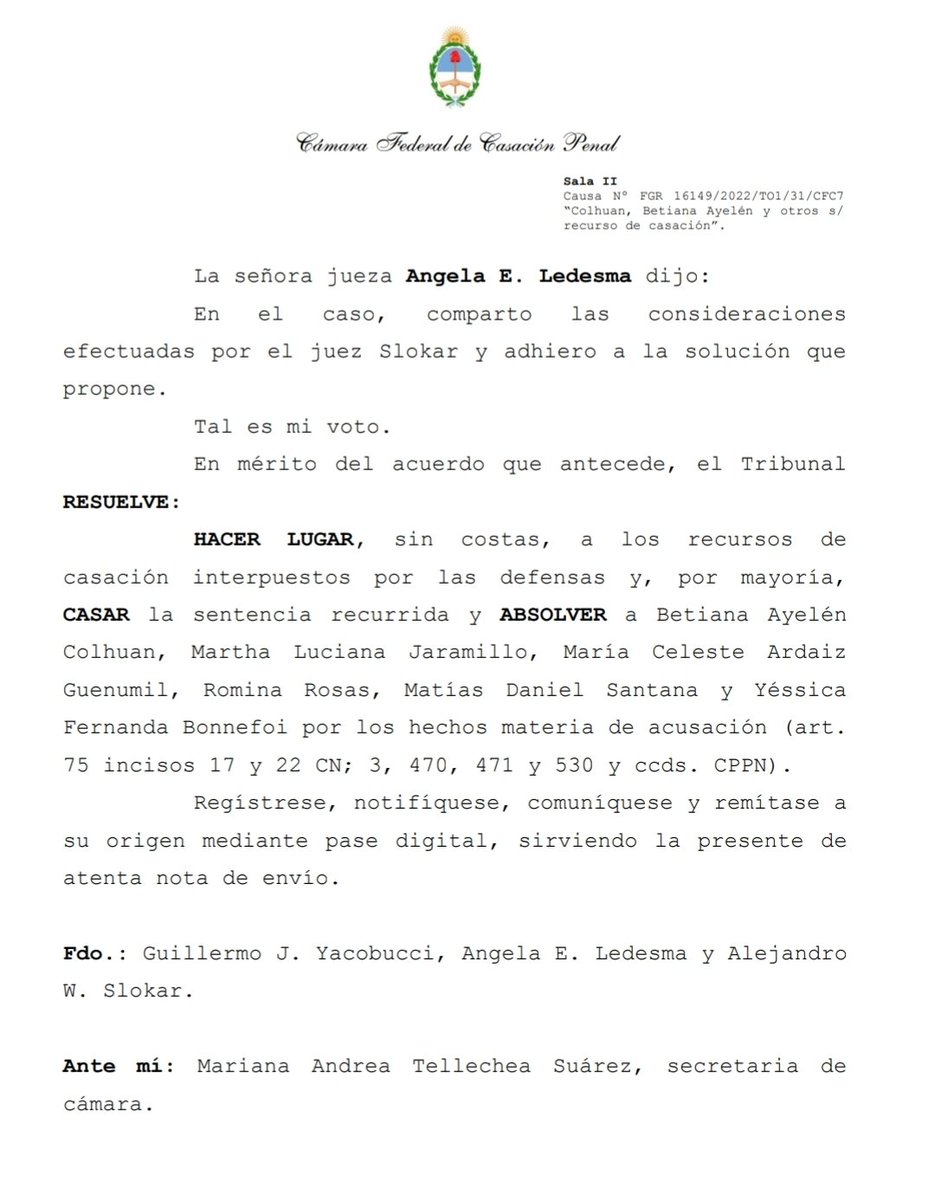 NSuarezColman's tweet photo. Incendiaron casas y bosque nativo.
Negaron la soberanía argentina sobre la patagonia.
Realizaron actos terroristas.
Usaron fondos del Estado.
Se jactaron públicamente de ello.

Para los jueces las pruebas no son suficientes.

Patetica absolución de los maputruchos de Villa Mascardi