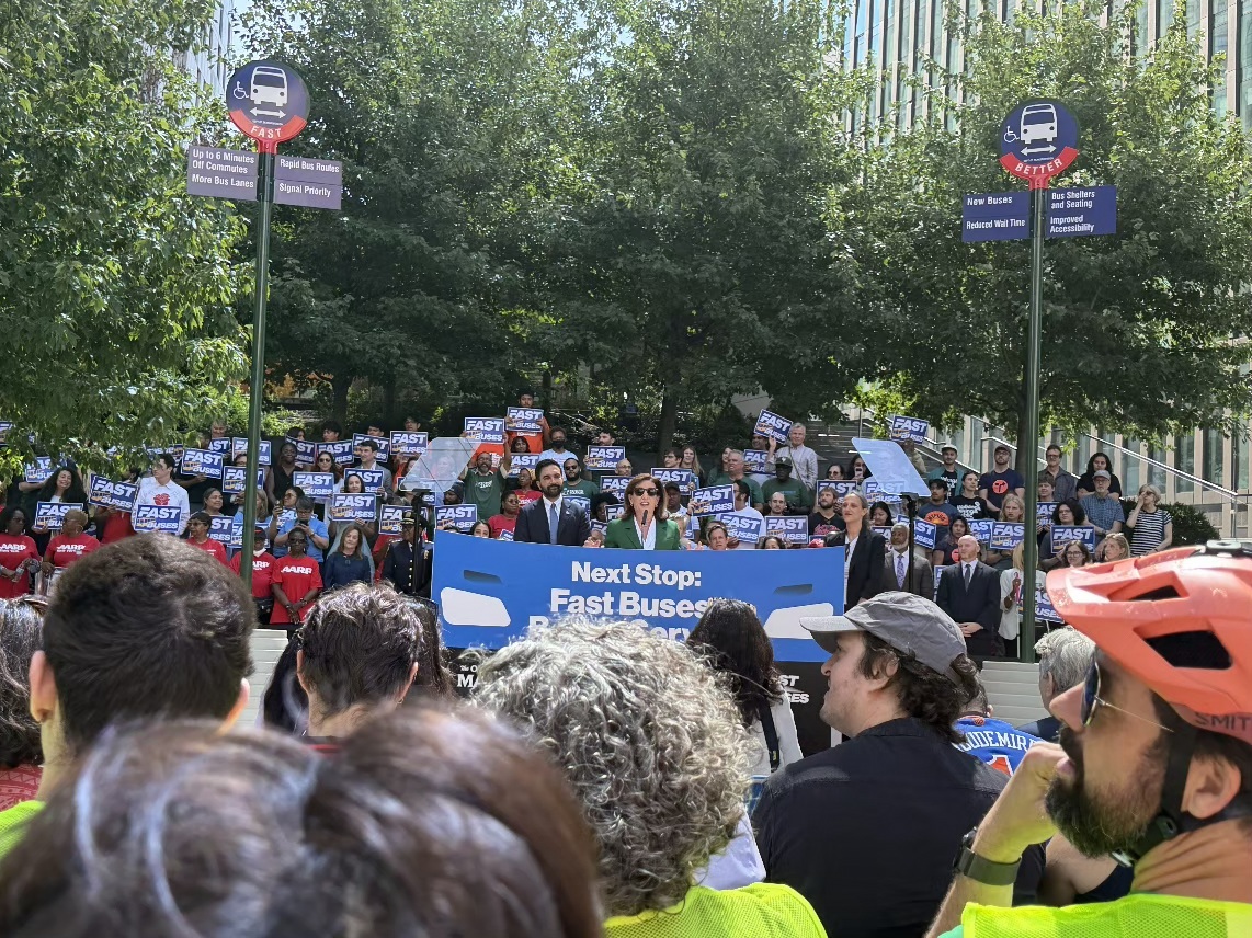 NYPIRG's tweet photo. 🚌 "@NYPIRG's @Straphangers Campaign celebrates today's release of the City's 'Next Stop: Fast Buses, Better Service' Bus Action Plan, which commits to expanding bus priority projects to make buses faster and more reliable." - NYPIRG's Natasha Elder

More: https://t.co/NXusXzyg2g https://t.co/EbeSrOf5xi