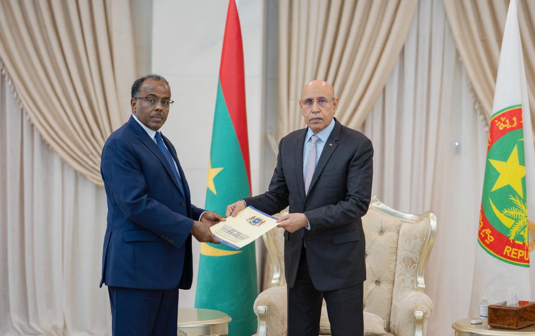 MOFASomalia's tweet photo. State Minister of Foreign Affairs and International Cooperation, H.E.
@AliOmarMP , conveyed President
@HassanSMohamud
written message to The President of Mauritania H.E. Mohamed Ould Cheikh El Ghazouani, reaffirming Somalia-Mauritania ties and cooperation in key sectors. https://t.co/XW6jzNg1uR