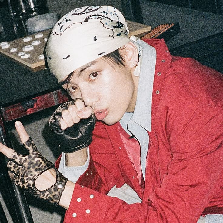 Vanriam's tweet photo. #moothunt #armytwt #btstwt #moots !!🪻

hello, I'm vanriam! finding #armys mootsᵔ ᵕ ᵔ
⋆ italian | 06 | her
⋆ my love: @bts_bighit
⋆ Taehyung is my ult bias ☆
⋆ not new to #stantwt #kpoptwt
⋆ any fandom is welcome 

♡  &amp;  ↻  are much appreciated 
#army #BTS_ARİRANG #bts https://t.co/ZUr1ODdfBs