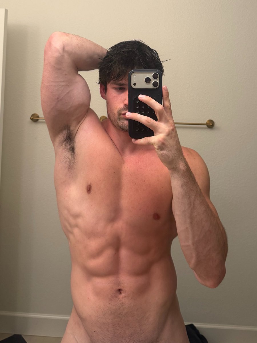 thecushmann's tweet photo. Applying for the next Superman role 🦸🏻‍♂️ https://t.co/JnxltCEyCS