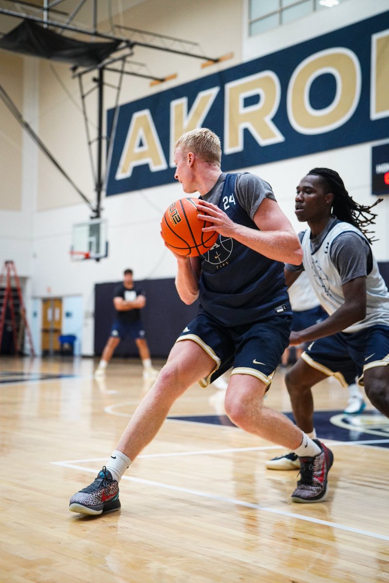Akron Zips MBB tweet media