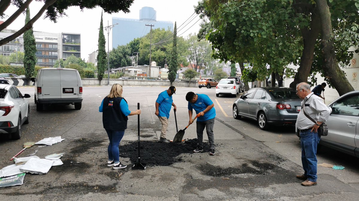 TAO199306's tweet photo. Seguimos dándole para que las o los vecinos puedan transitar con sus vehículos sin complicaciones #Antibaches2026  @mauriciotabe @AlcaldiaMHmx Se hacen las cosas y se hacen bien https://t.co/bVJg6xDTGI