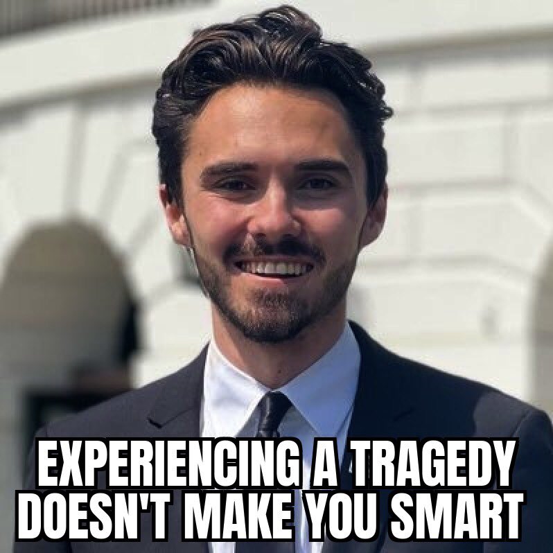 SassyDem's tweet photo. @davidhogg111 @Leaderswedeserv @grahamformaine Mentally ill, idiot @davidhogg111's fondness for CRAPPY COMMUNIST CANDIDATES is an anchor around our @TheDemocrats @DNC @MaineDems necks! Where are his parents to tell him to #STFU FOR AMERICA? Get the Berniebro buffoon a barista job stat! 🖕🏼🌹☭🇵🇸🇷🇺🤡
https://t.co/qlI0ZJTw3r https://t.co/3FuljRyE3I