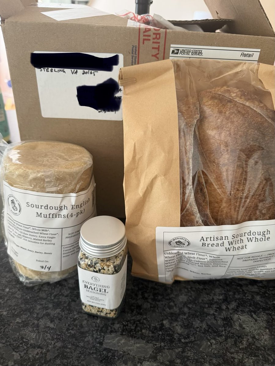 ShawnWeneta's tweet photo. Thanks to @IJ @DelegateCallsen @MichaelWebert, Virginians can now order amazing baked goods online AND have them shipped to your home from your favorite home bakers!
Got my first batch today!
#valeg #HB402 https://t.co/zBLLXEy8Zv