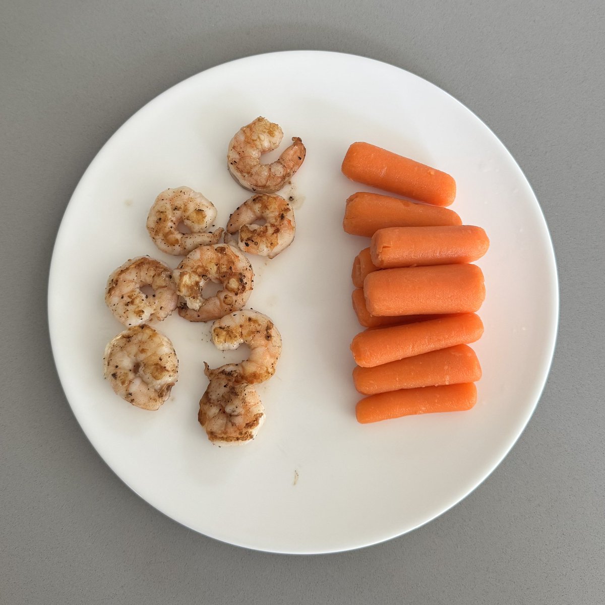 bablefable's tweet photo. lunch! 79 calories 😋 https://t.co/68MZj7vW0n
