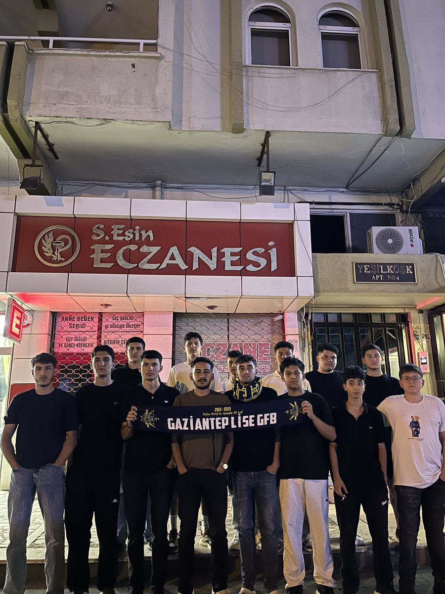 lisegfb27's tweet photo. FENERBAHÇE’MİZİN admira ile oynadığı hazırlık maçını hep beraber omuz omuza izledik.#lisegfb https://t.co/MLYQRCVdQf