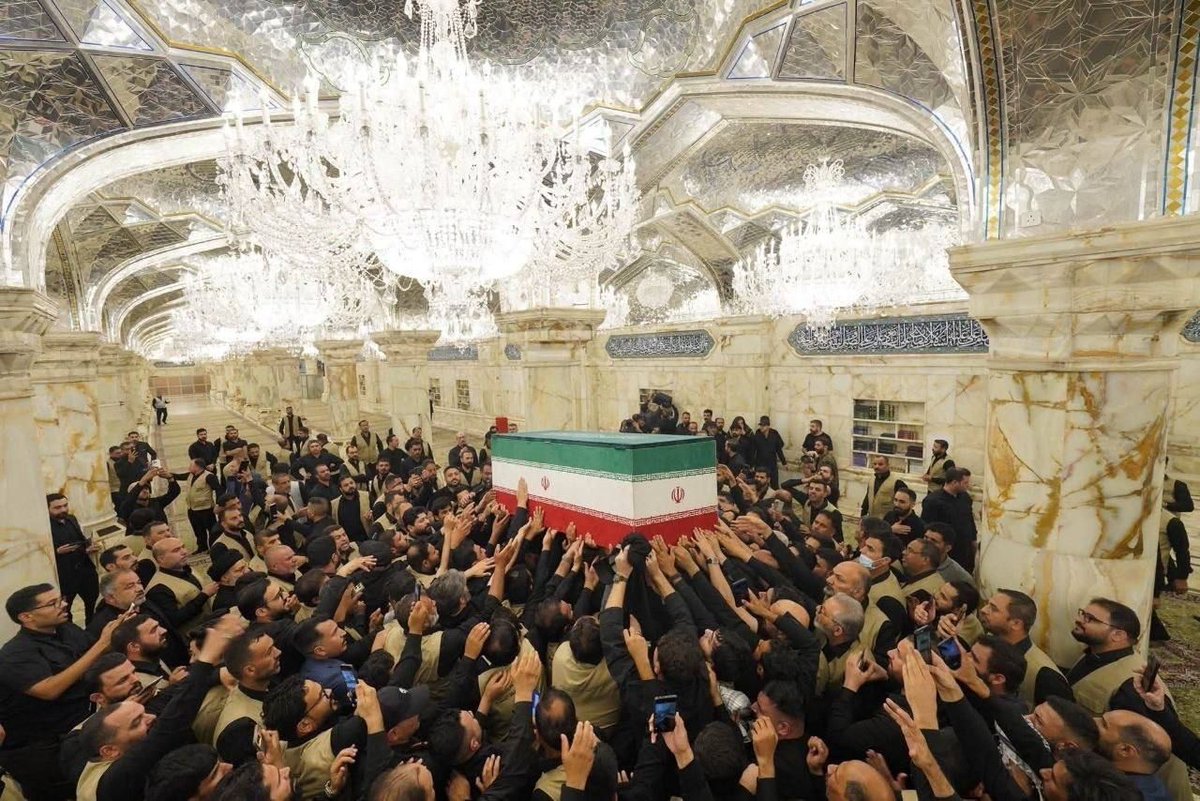roghayeh16_s's tweet photo. الحمدالله از اینکه در عصر خامنه ایی زندگی می کنم و بعدازاین هم 
در عصر خامنه ایی جوان زندگی می کنم ...بابت نعمت کثیرت شکر بی پایان...
#باید_برخاست 
#بدرقه_سید_خراسانی https://t.co/J8MTXuPiRQ