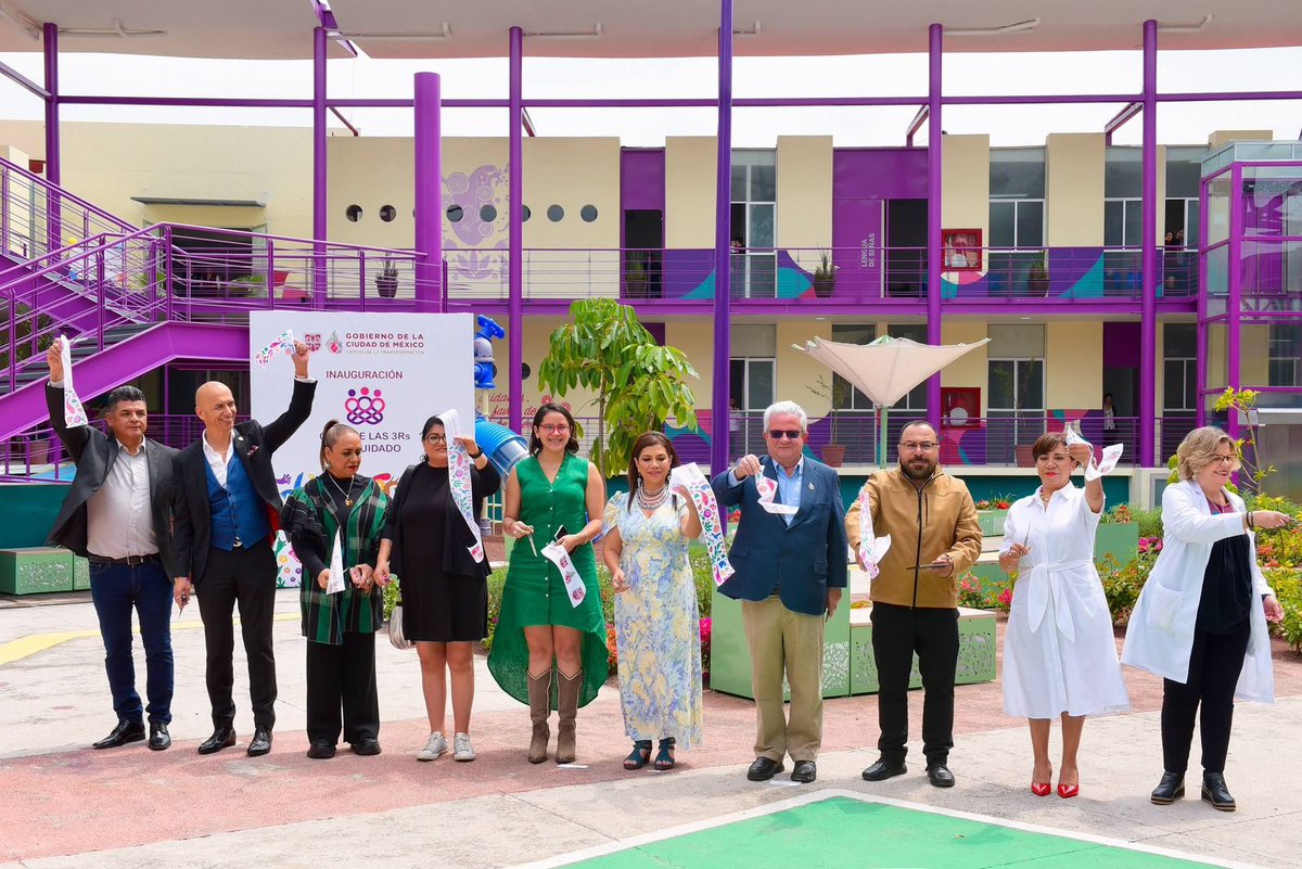 guerrerochipres's tweet photo. Cuidar también es construir seguridad.

Durante años, las labores de cuidado recayeron principalmente en las mujeres. La Casa de las 3R’s del Cuidado Muyuguarda, inaugurada por @ClaraBrugadaM, impulsa un nuevo modelo: reconocer, redistribuir y reducir esta tarea https://t.co/nHfU6u445M