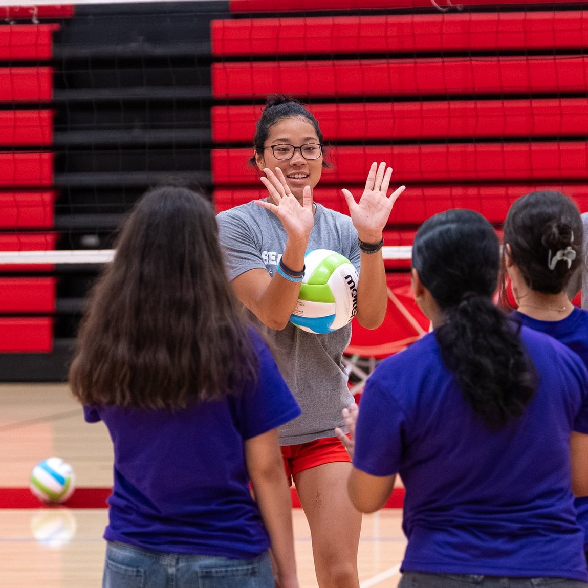 StonyBrookVB's tweet photo. Thank you to everyone from the LILTA Summer Institute for stopping by and joining us for our clinic this morning!👋🏐 https://t.co/ZsSzjjSPPH