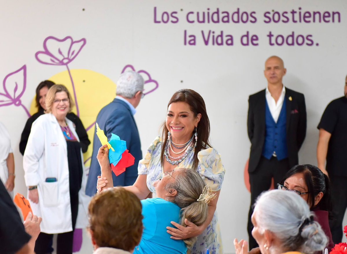 guerrerochipres's tweet photo. Desde el @C5_CDMX respaldamos las acciones que fortalecen el bienestar de las familias, con espacios que brindan atención y acompañamiento para niñas, niños, personas adultas mayores y personas con discapacidad.

Una Ciudad que cuida, transforma la vida de su gente https://t.co/MmZIRDARYg