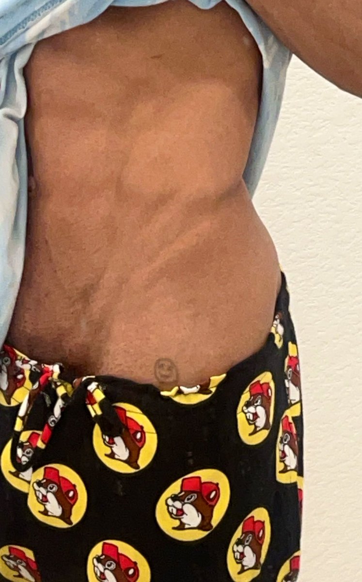 tonedatlas's tweet photo. Buc-ee's bottoms, still on a cut. Texas forever. https://t.co/bxt0ITePPv