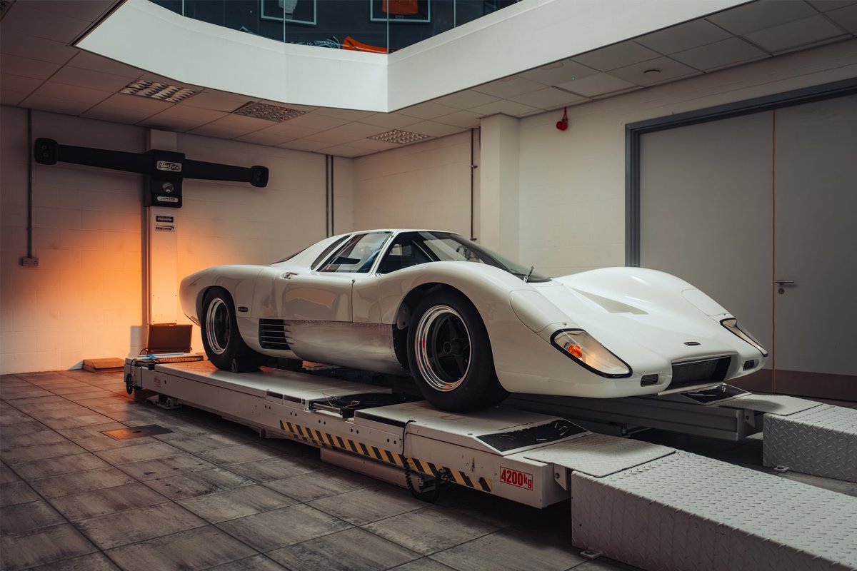 kotecinho's tweet photo. McLaren M6GT One-Off Tribute Car https://t.co/WkKafu9Oev