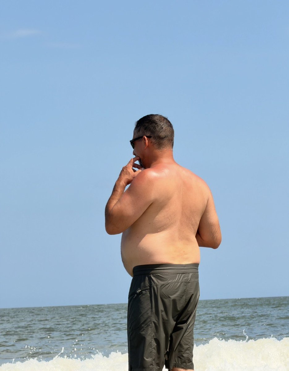 SamJoelpgpn's tweet photo. Who likes my friends dad? #dilf #beerbelly #gut #bear #dad #friendsdad https://t.co/qKFcuEaUuF