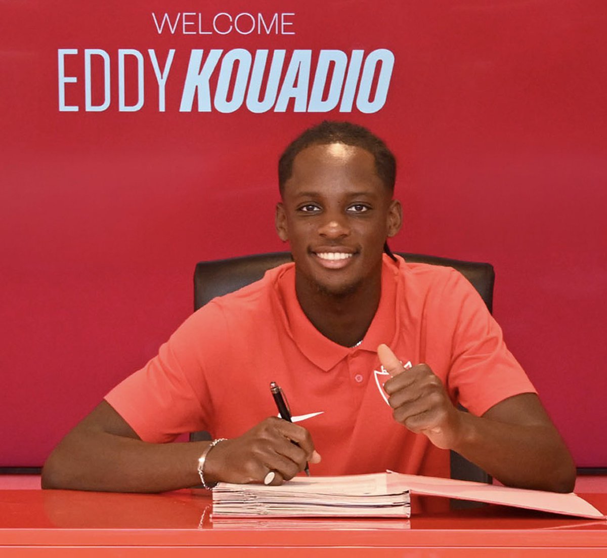 francGuerrieri's tweet photo. #Kouadio al #Monza in prestito secco dalla #Fiorentina ✍🏻⚪️🔴 https://t.co/80CLKz0dj3