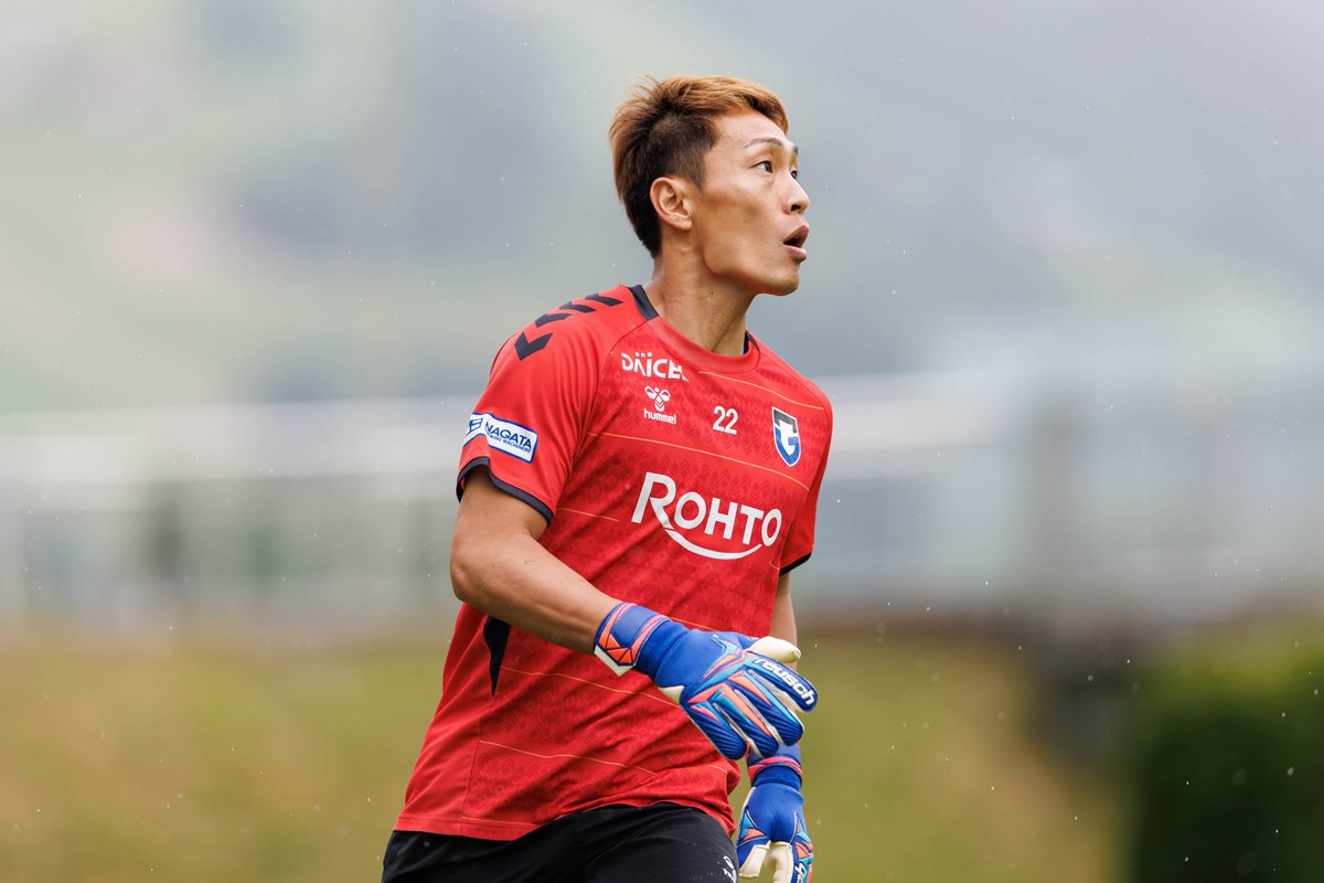 GAMBA_OFFICIAL's tweet photo. 🇦🇹オーストリアキャンプ DAY3🌧️

練習開始と同時に雨が降り始め、少し肌寒さを感じる中でのトレーニングとなりました。

午前中のトレーニングを終え、午後はリカバリーに充て、明日に向けてしっかりとコンディションを整えます。

#austriacamp
#ガンバ大阪 #GAMBAOSAKA https://t.co/rBK85HNYDr