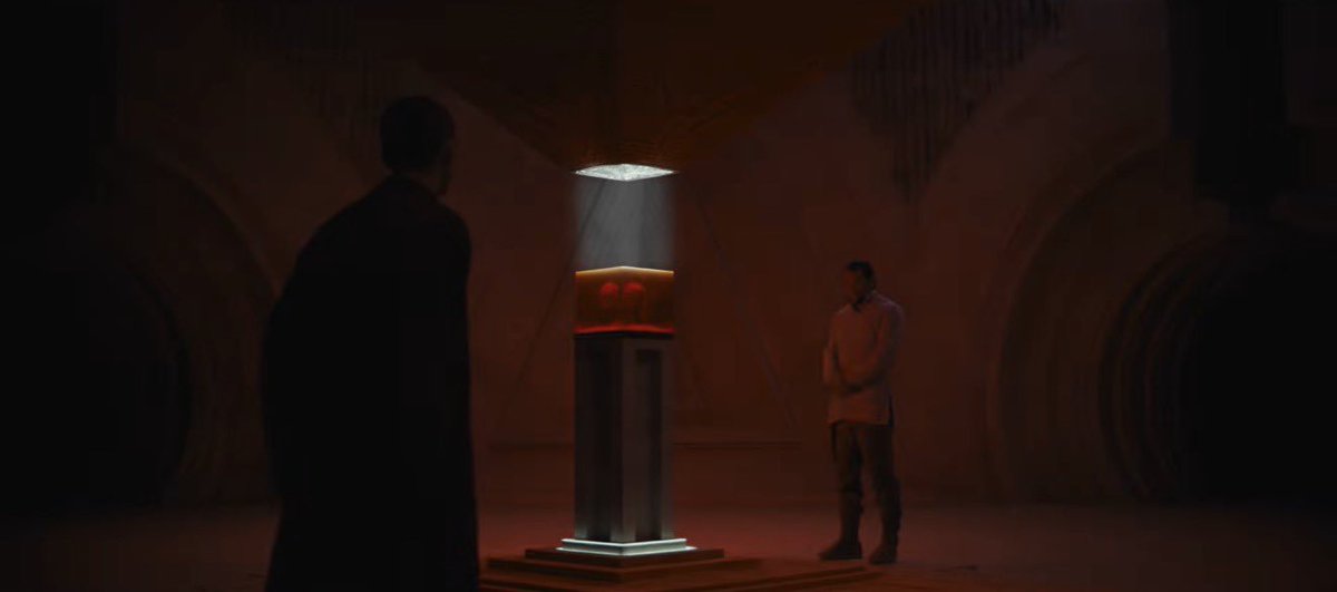 SitoCinema's tweet photo. El cambio de director de fotografía en #Dune3 se nota muchísimo y me parece todo un acierto. Se siente mas oscura, íntima, única, de más autoridad detrás. 
Va a ser histórico. https://t.co/mFh8jpUe9U