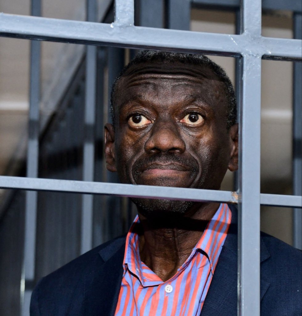 MrBusinge's tweet photo. Judge Emmanuel Baguma can’t wait to convict Dr Besigye. If it were up to him, he’d have summarily convicted and sentenced him the very day he first walked into his courtroom.

Any matter Besigye raises, whether of law or human rights, is treated as an irritating inconvenience.

But Dr Besigye isn’t a pushover. He won’t go down that easily.