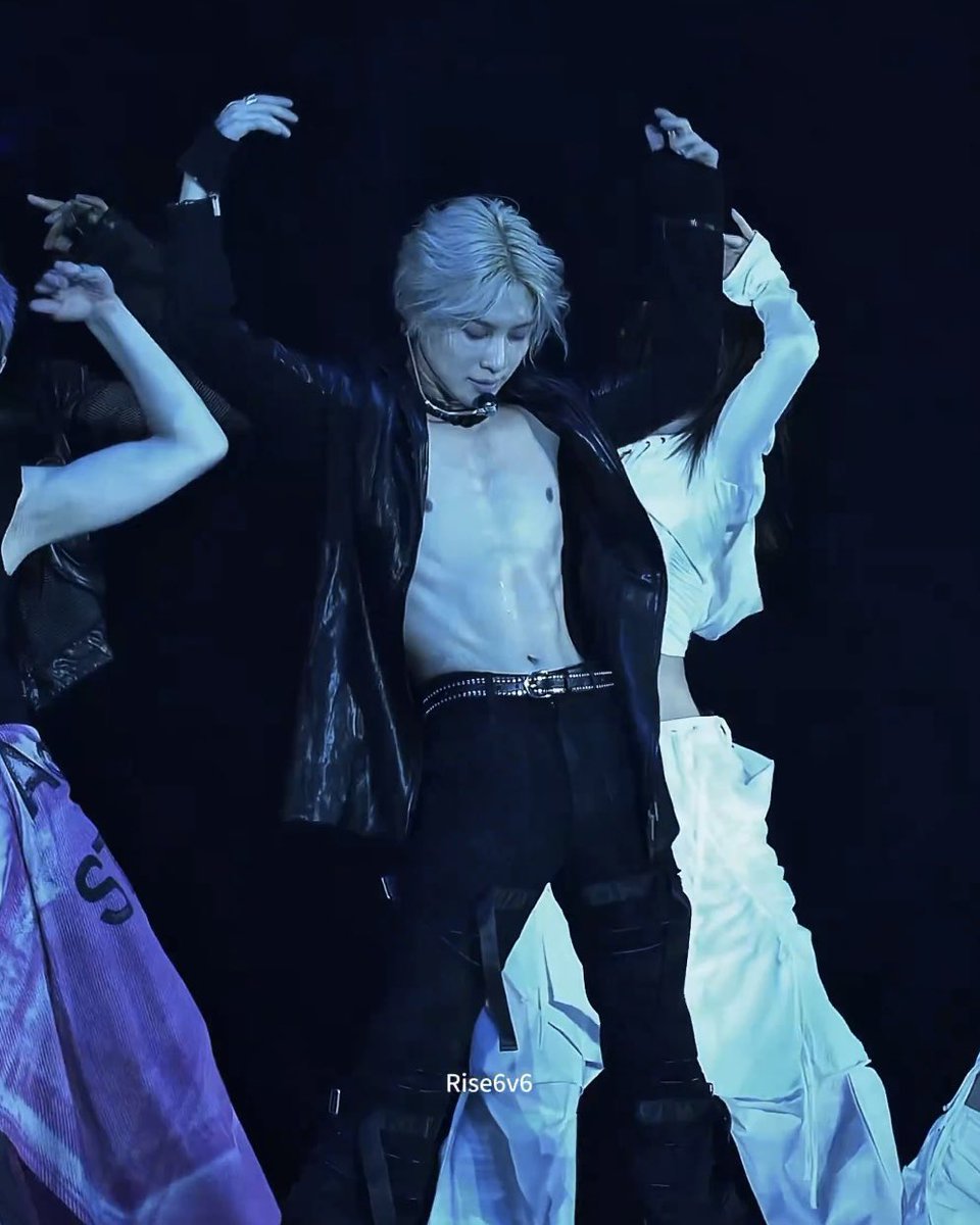 Stasia0129's tweet photo. Personally I still haven’t moved on from this Taemin https://t.co/CauV0HYa6T